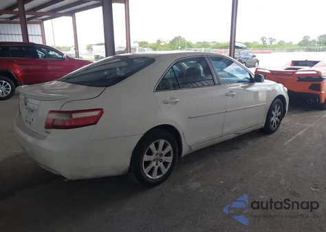 2008 Toyota Camry Xle z USA, uszkodzony, nr VIN 4T1BE46K08U733496